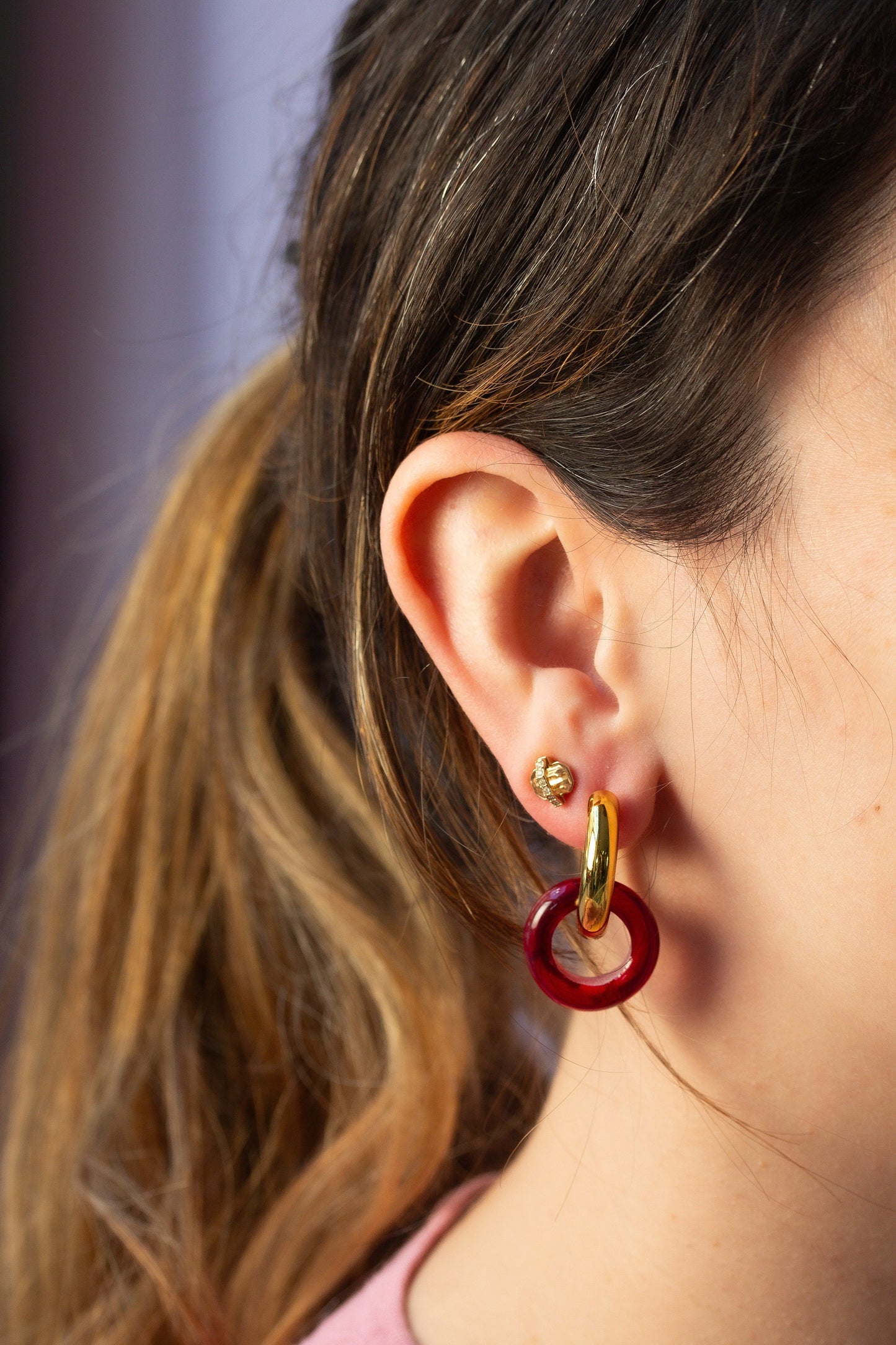 Pendientes aro rojo transparente