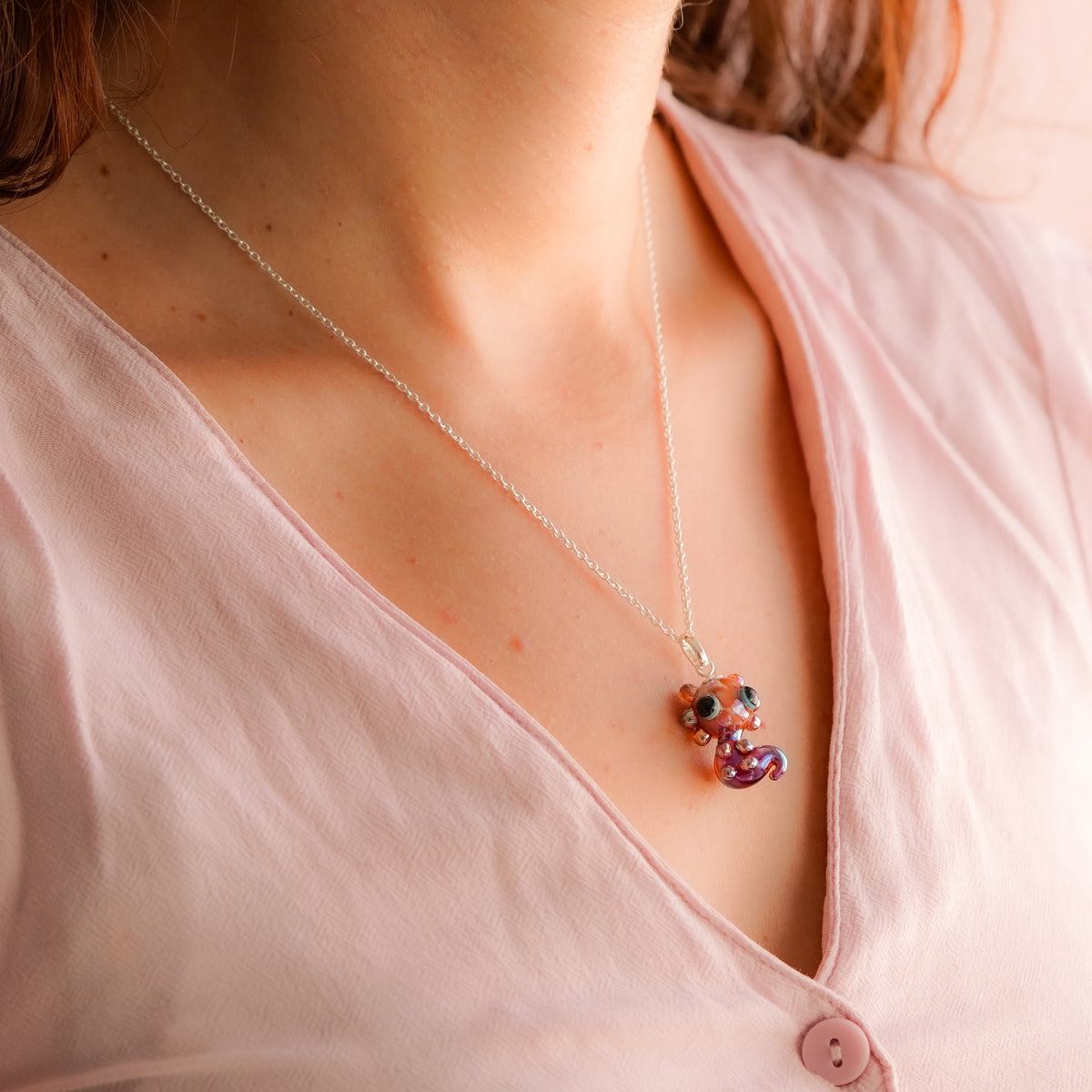Charm colgante ajolote hojalata