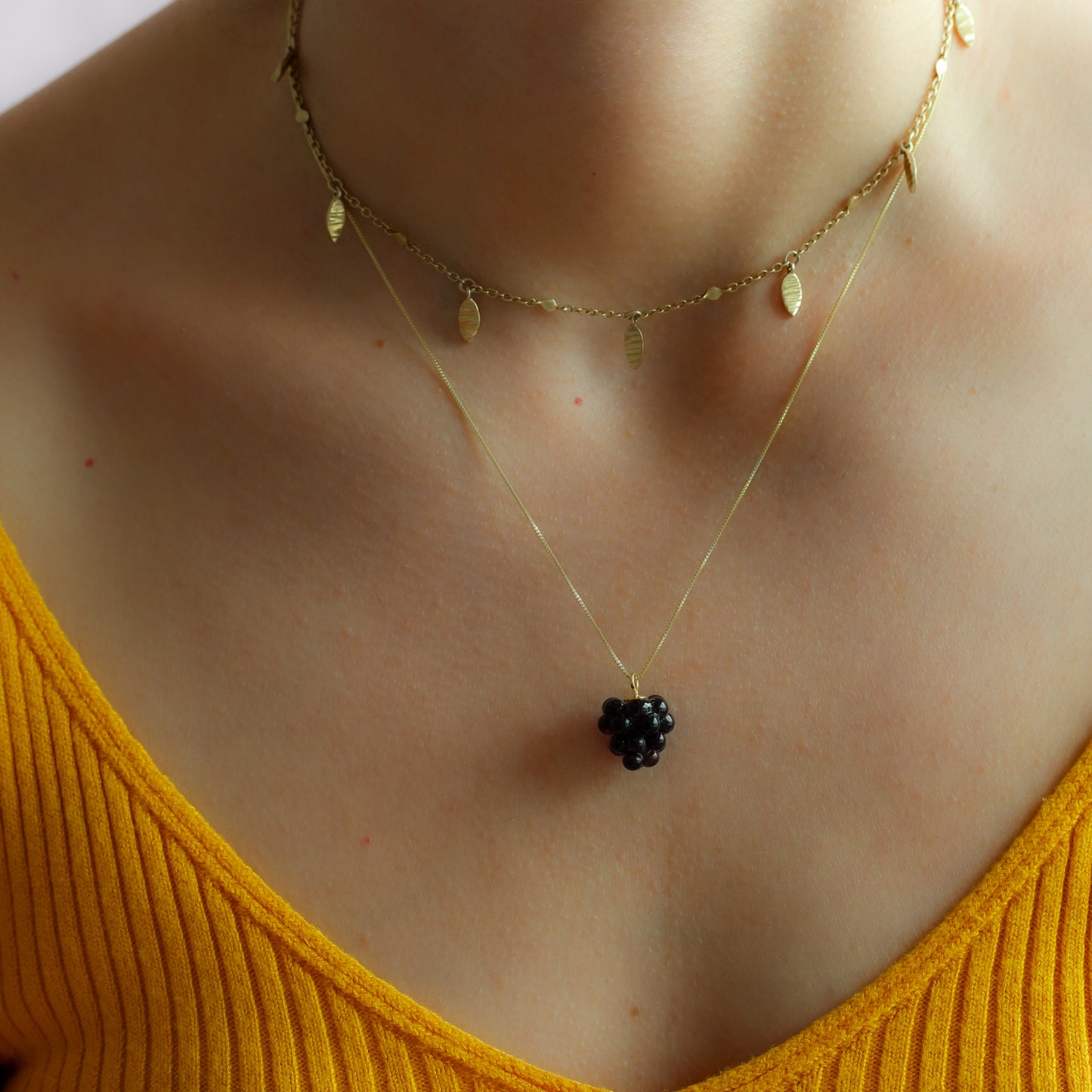 Collar mora