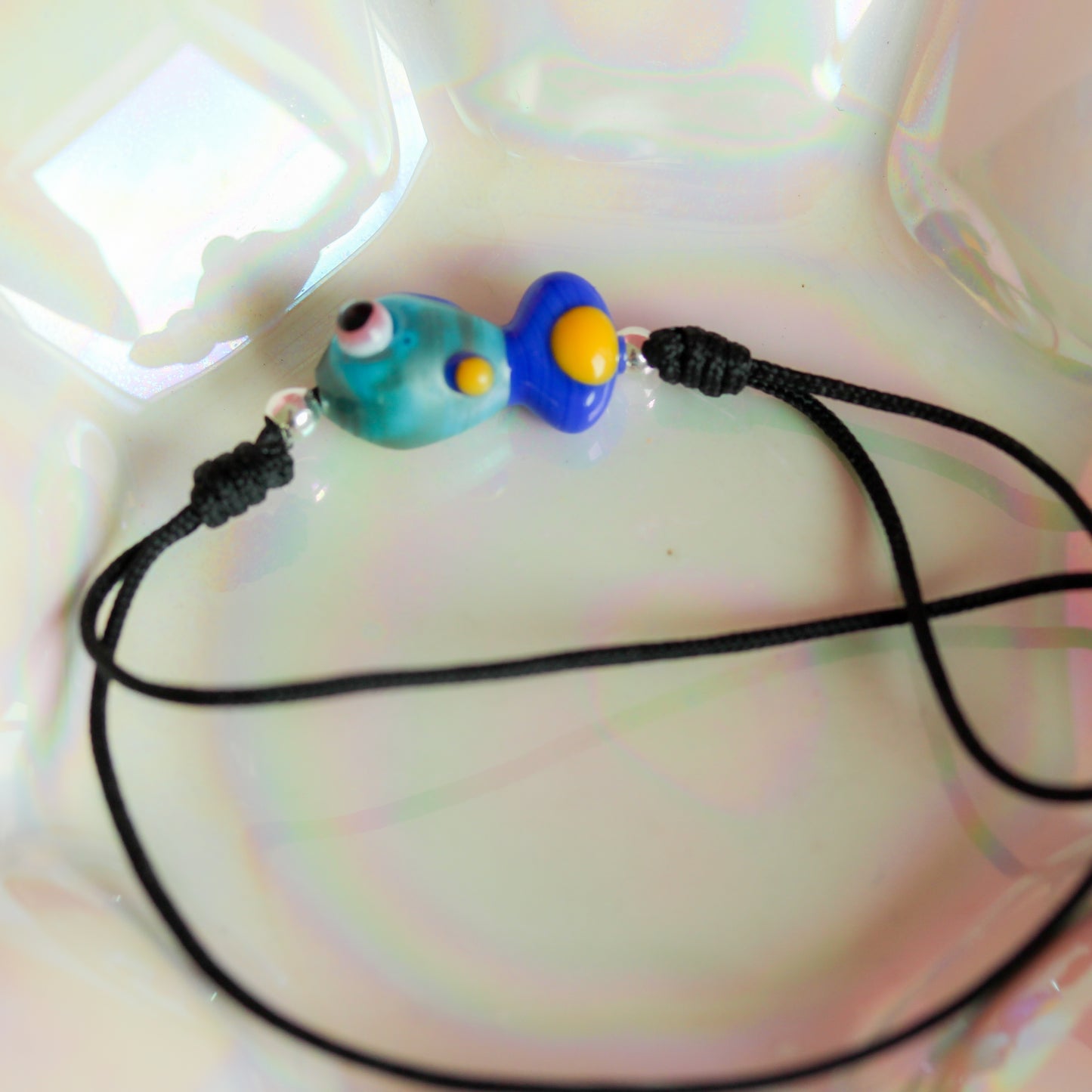 Pulsera pez azul