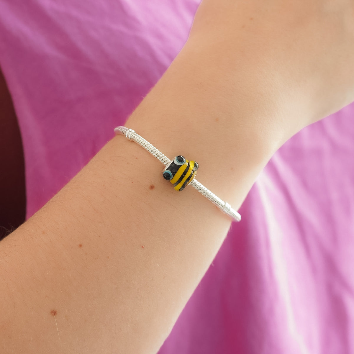 Charm pulsera abeja