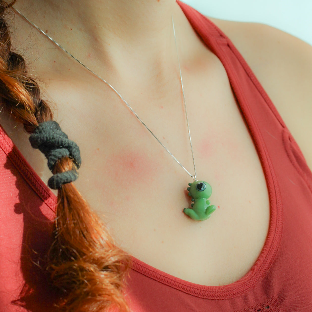 Collar dinosaurio verde