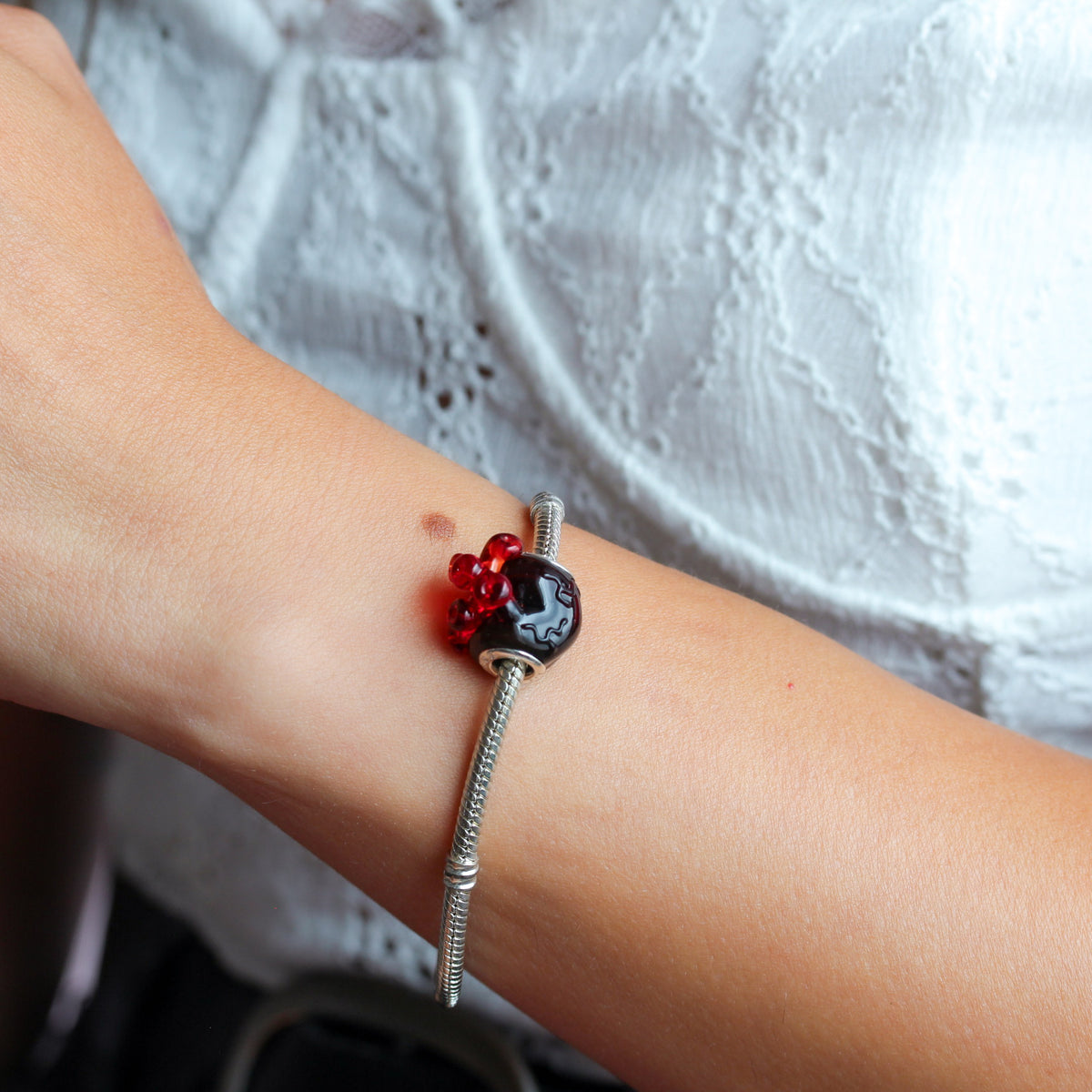 Charm pulsera corazón anatómico gótico