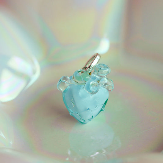 Charm colgante corazón anatomico frozen