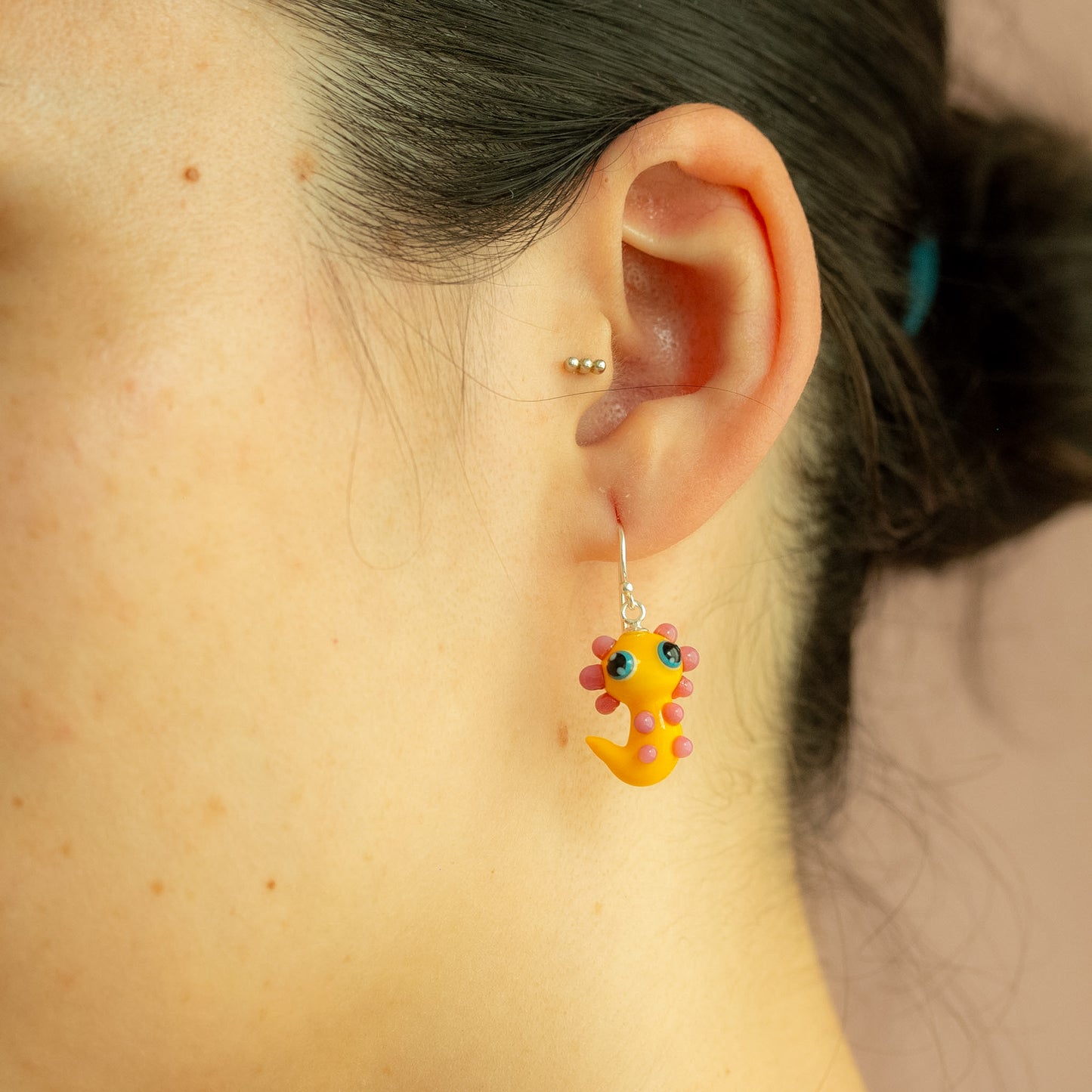 Pendientes ajolote amarillo