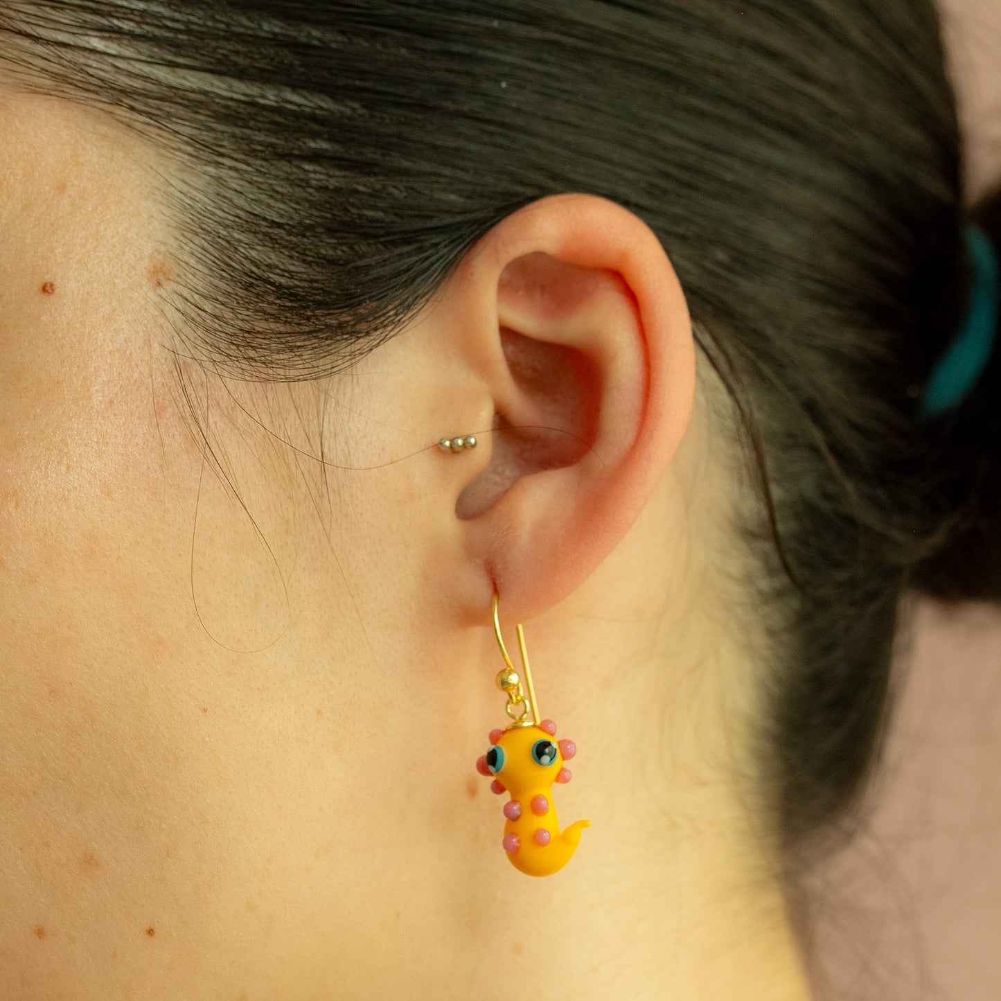 Pendientes ajolote amarillo