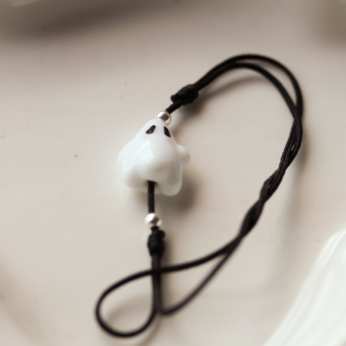Pulsera ajustable de fantasma
