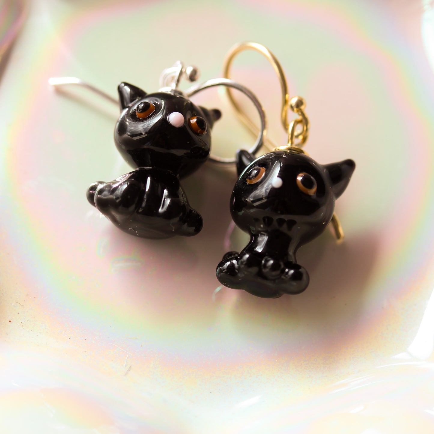 Pendientes de gato negro