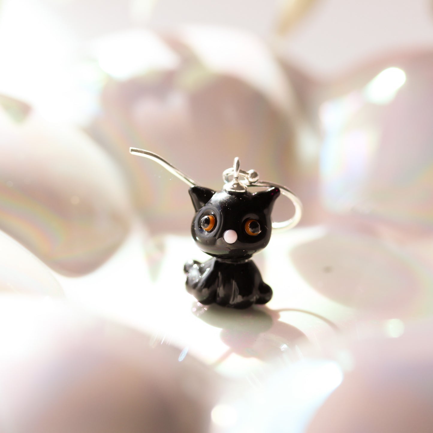 Pendientes de gato negro