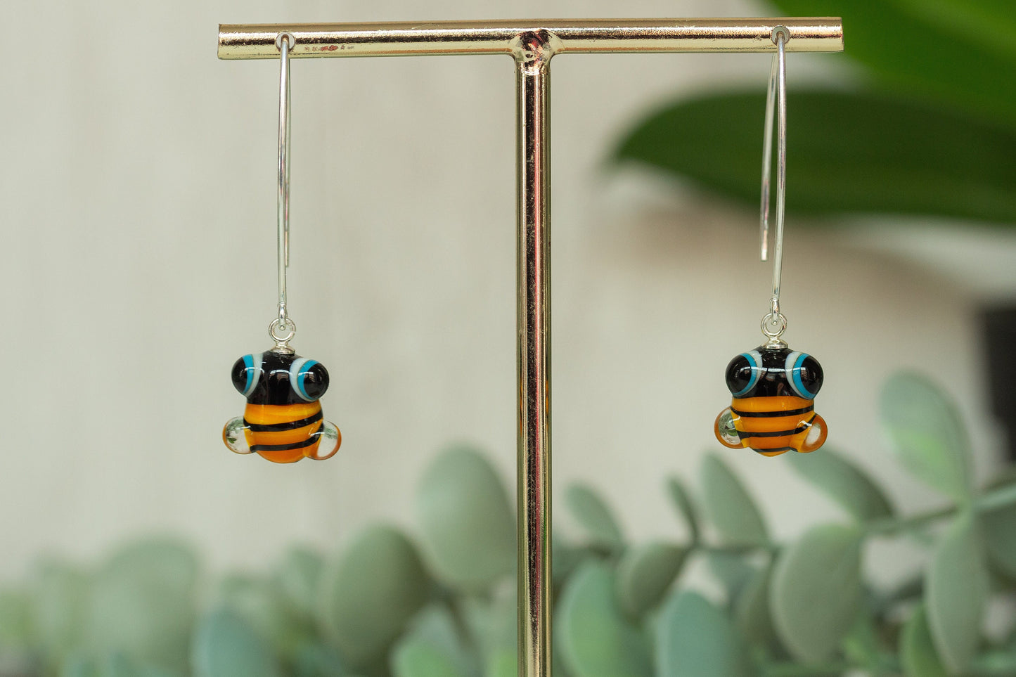 Pendientes largos de abeja