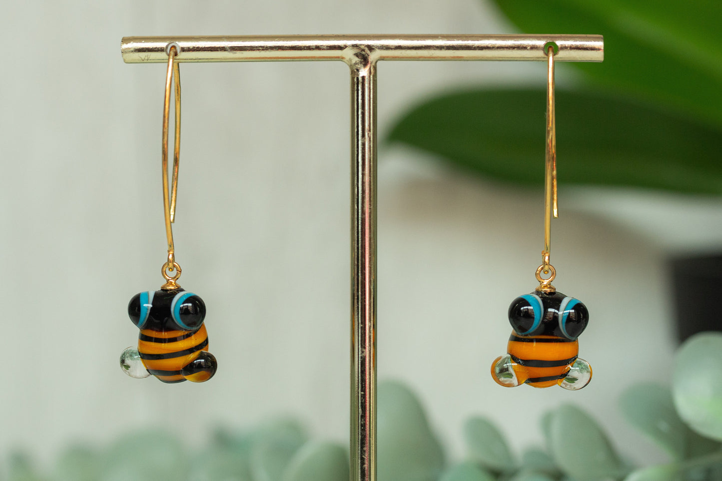 Pendientes largos de abeja