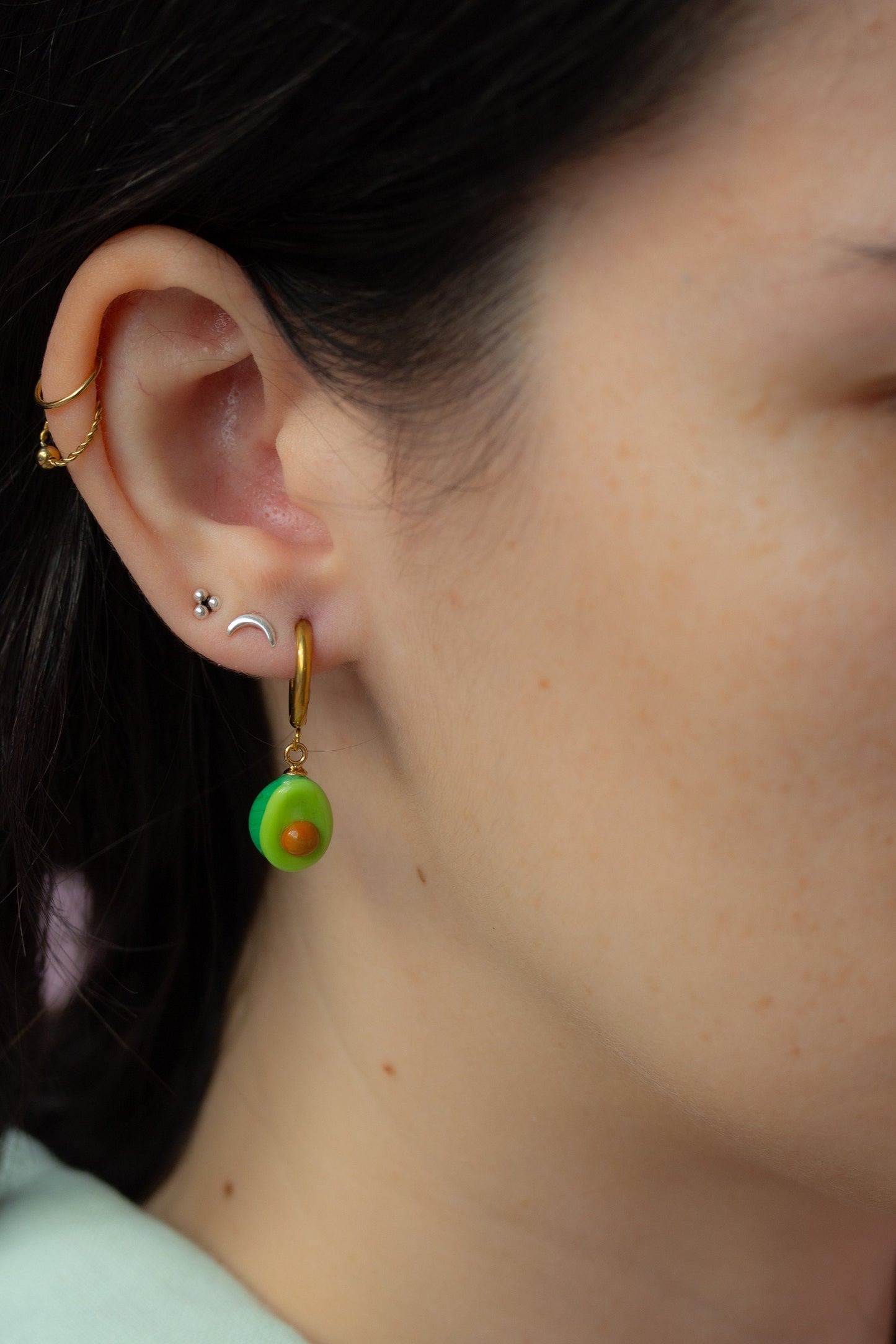 Pendientes de aro de aguacate