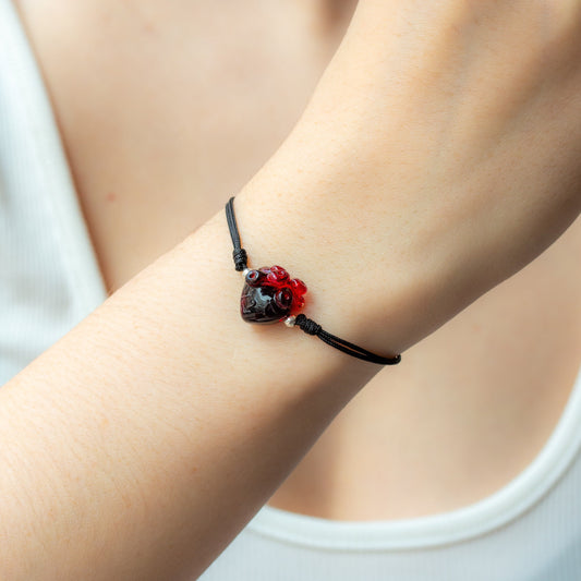 Pulsera corazón anatómico gótico